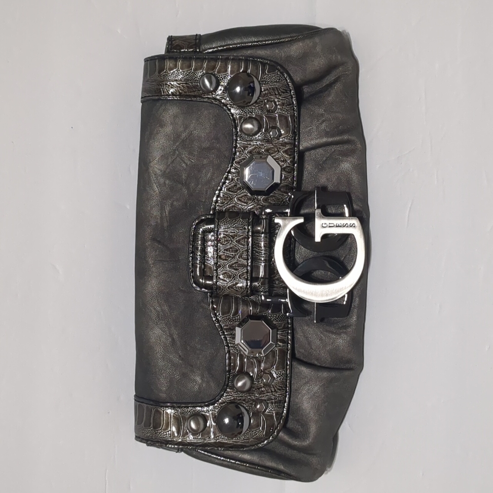 New silver Guess glamour mini  VY209833